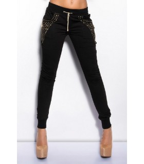 Black rivet-stileveled bottom pants with zippers