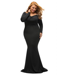 Musta pitkähihainen off-shoulder maksimekko (plus size) [LÖYTÖ]