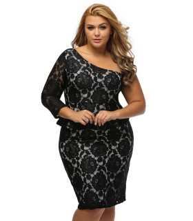 Mustavalkoinen yksihihainen peplum-pitsimekko (plus size)