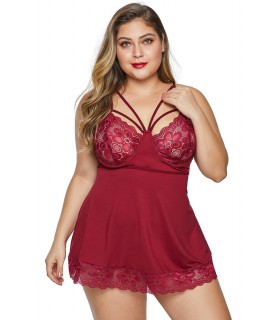 Punainen pitsikoristeinen babydoll remmeillä (plus size)