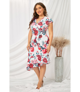 Valkoinen ruusukuvioinen wrap-look v-mekko (plus size) [LÖYTÖ]