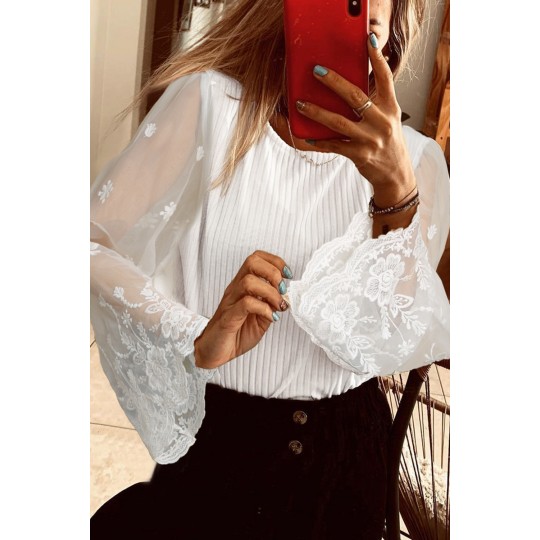 White rib shirt with...