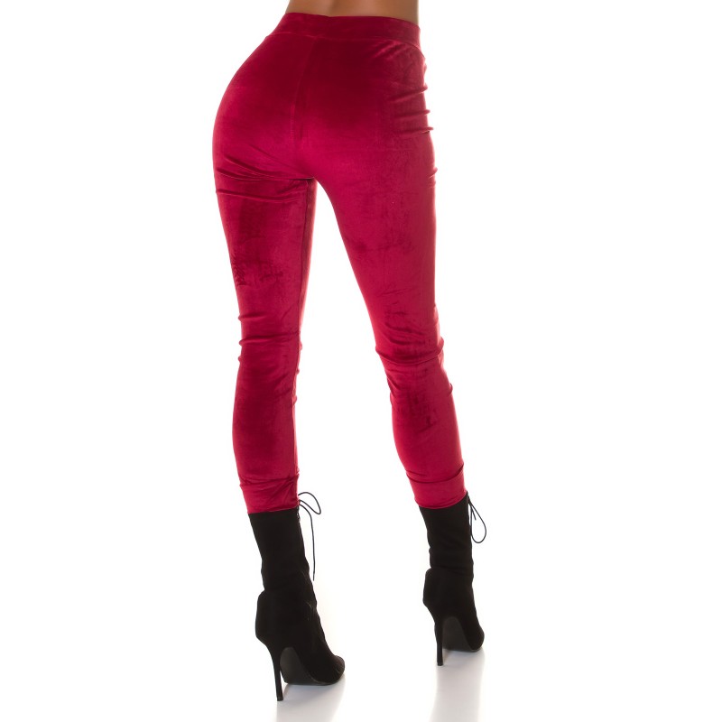 Viininpunaiset samettilook joggerit – kuva 2