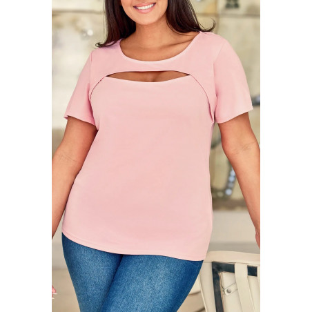 Vaaleanpunainen lyhythihainen t-paita kurkistusaukolla (plus size)