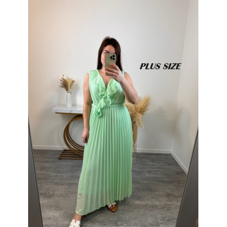 Mily vaaleanvihreä pitkä vekkimekko röyhelöllä (plus size)