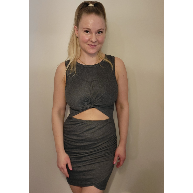 Tummanharmaa solmukoristeinen wrap-look mekko halkiolla – kuva 2