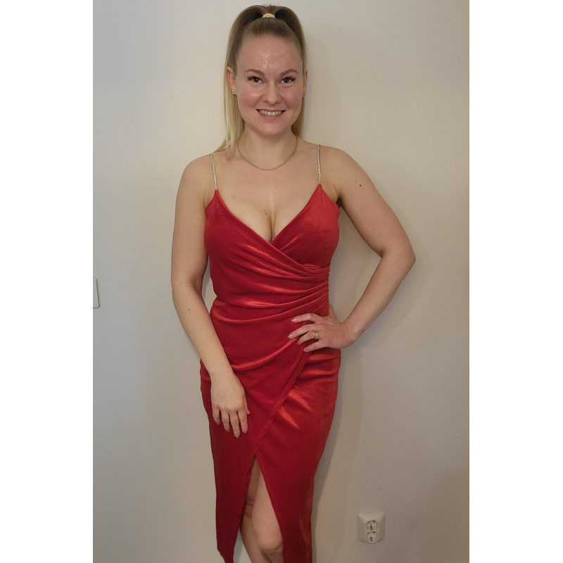 Punainen samettilook wrap-look v-mekko ketjuolkaimilla – kuva 2