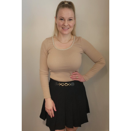 Beige pitkähihainen ribbipaita helmikauluksella