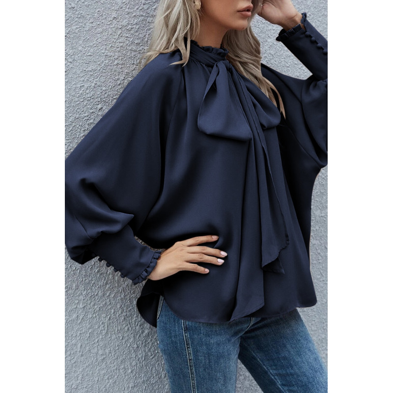 Mörkblå blus med fluga – kuva 3