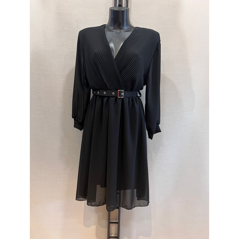Mily musta hihallinen v-sifonkimekko vyöllä (plus size) – kuva 2