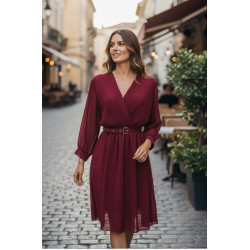 Mily viininpunainen hihallinen v-sifonkimekko vyöllä (plus size)