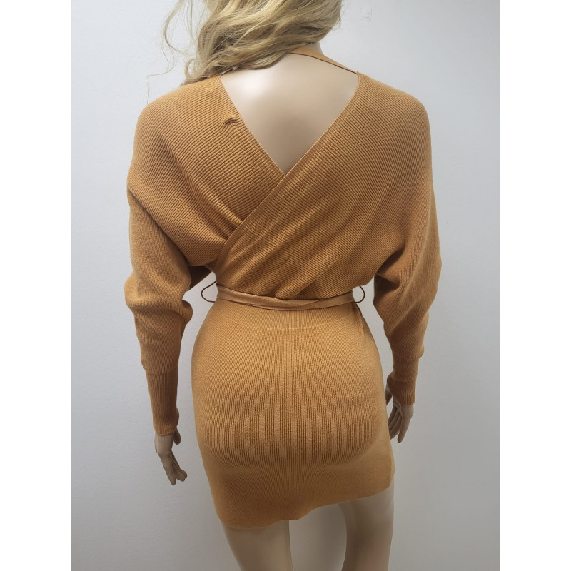 Kamelfärgad wrap-look v-ringad stickad klänning med fladdermusärmar och bälte – kuva 2