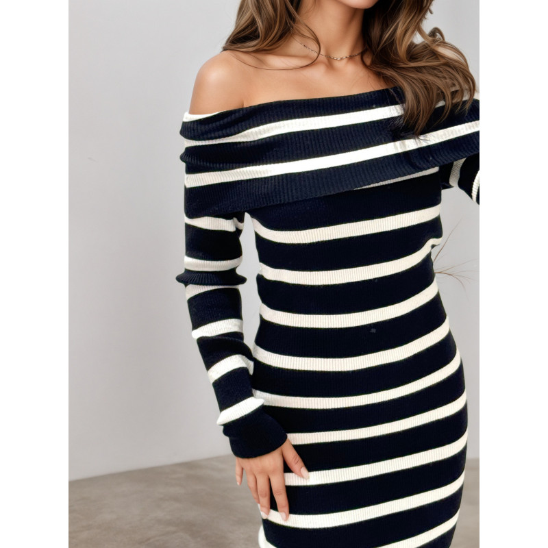 Rosy Days mustavalkoinen raidallinen off-shoulder neulemekko – kuva 3