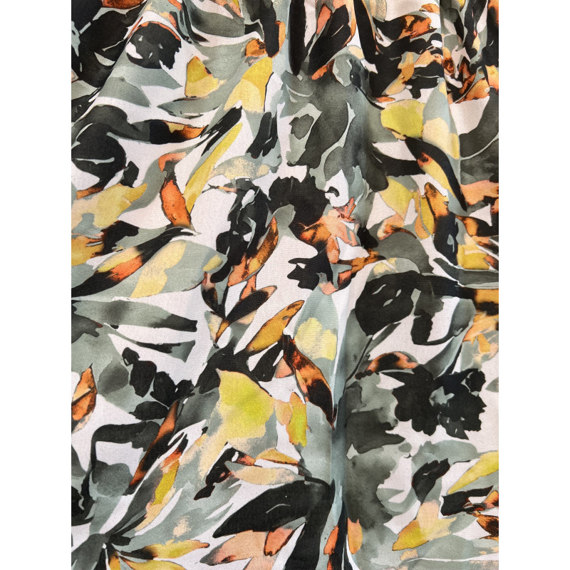 Mily grön blommönstrad shortskjol (plus size) – kuva 3