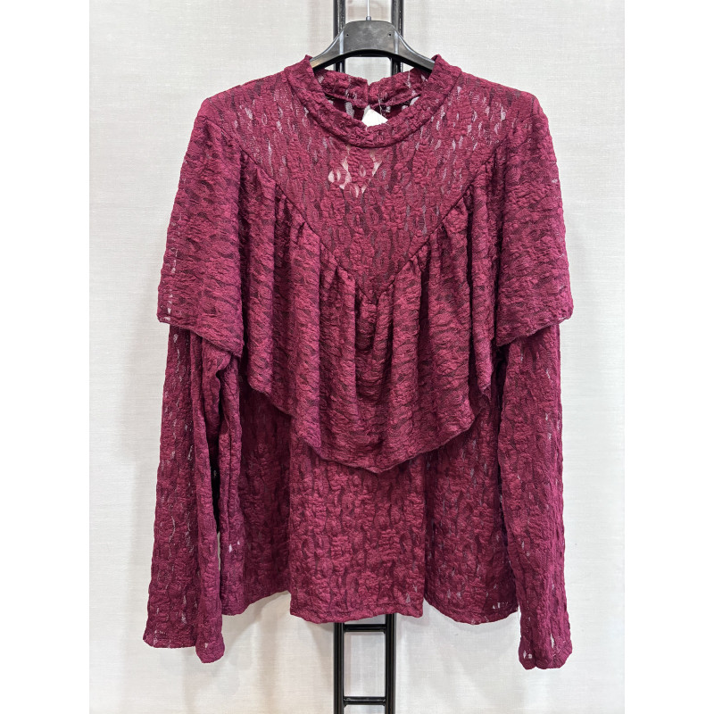 Mily viininpunainen pitkähihainen pitsipaita röyhelöllä (plus size) – kuva 2