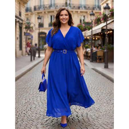 Mily sininen lyhythihainen pitkä v-mekko vyöllä (plus size)