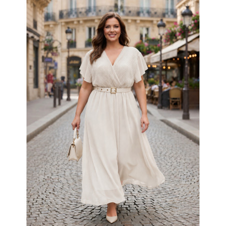 Mily beige kortärmad lång v-klänning med skärp (plus size)